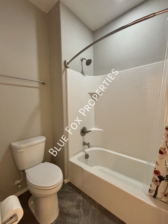 Building Photo - 3156 S Three D Ct