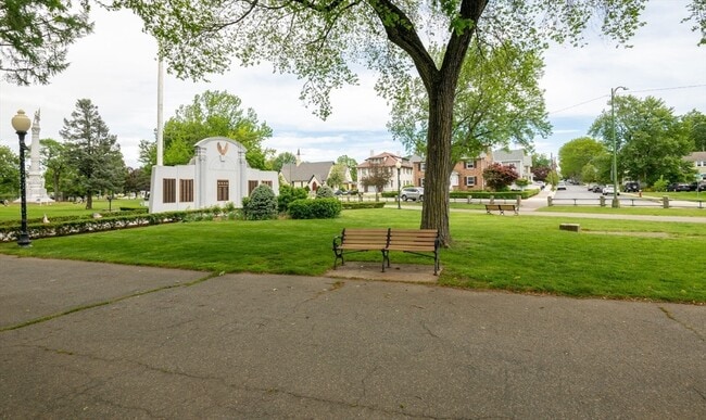 Building Photo - 14 B Park