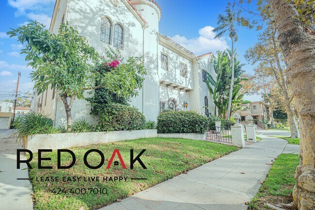 Building Photo - 180 S Sycamore Ave