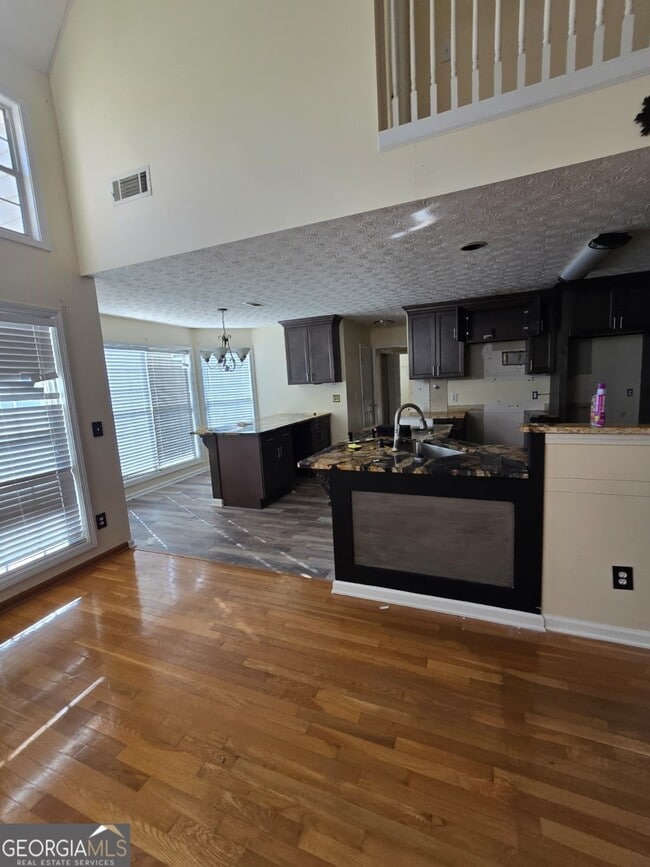 Building Photo - 108 Talon Pl