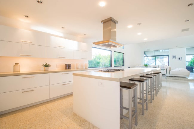 Kitchen - 1440 N Kings Rd