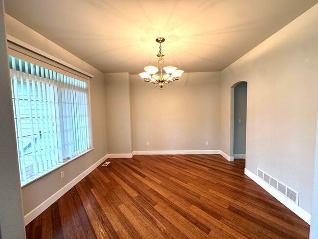 Building Photo - 15904 Noble Point Dr