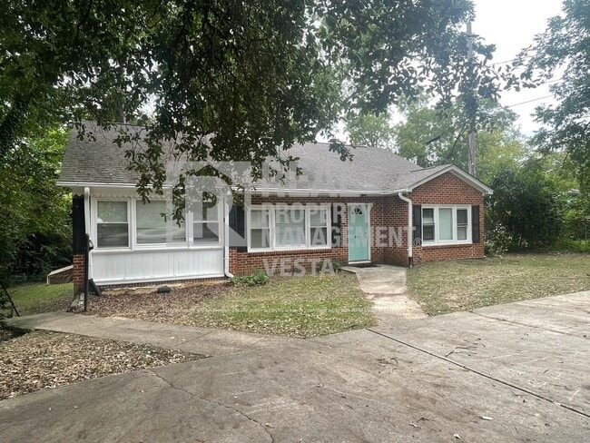 Building Photo - 444 Corbin Ave