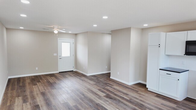 Building Photo - 205 Victory Ln