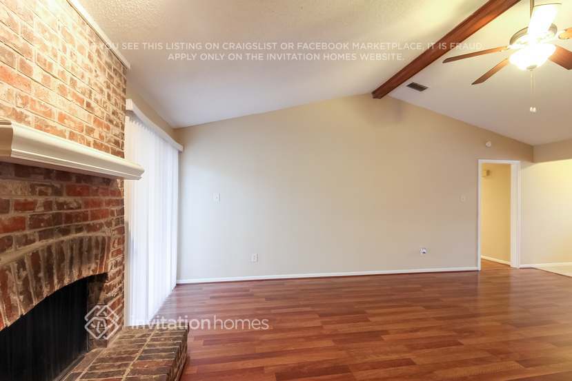 Building Photo - 301 Overland Dr