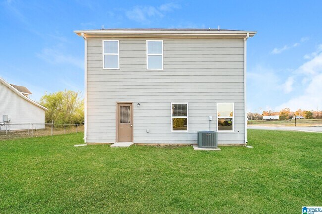 Building Photo - 1001 Pilgrim Ln