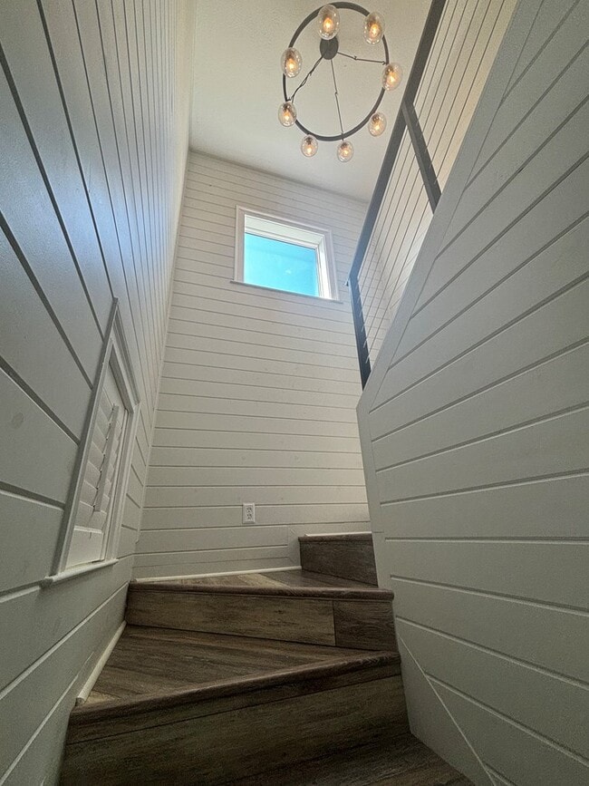 Building Photo - 802 Marvin Ave