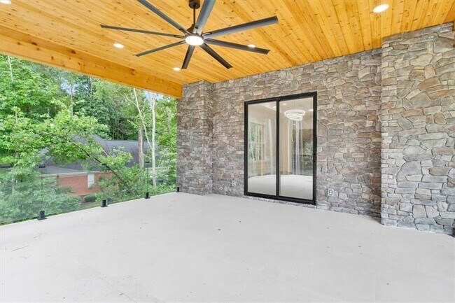 Building Photo - 1330 Upchurch Rd