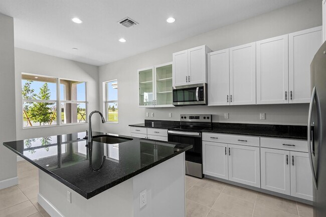 Building Photo - 14200 Lacebark