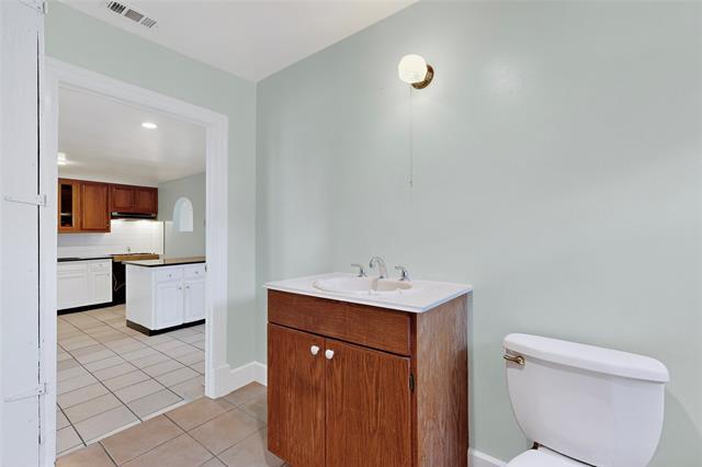 Building Photo - 409 Dewitt St