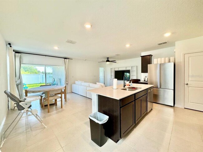 Building Photo - 20659 Drake Elm Dr