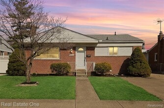 Building Photo - 8241 Clippert St