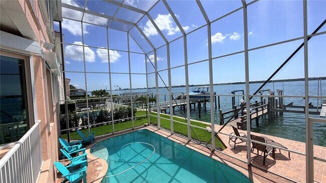 Building Photo - 218 Sand Key Estates Dr