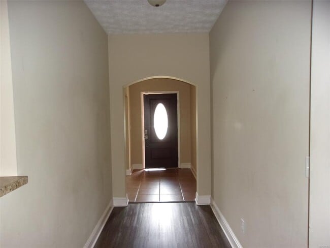 Building Photo - 718 Briarcliff Pl