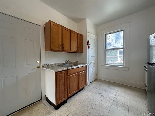 Building Photo - 51 High St