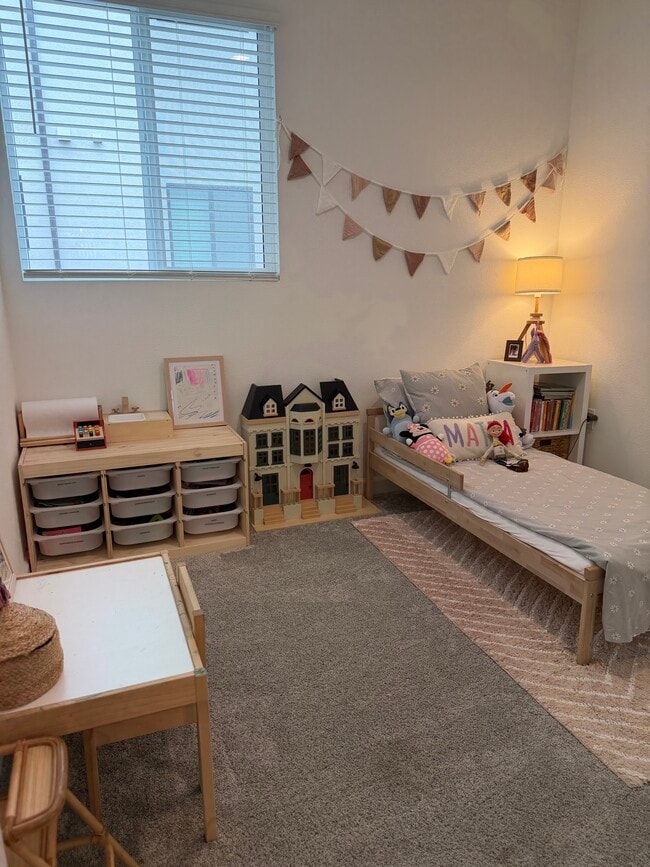 Building Photo - 2115 Senita Dr