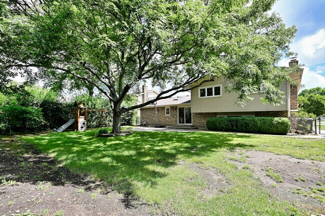 Building Photo - 2360 N Drury Ln