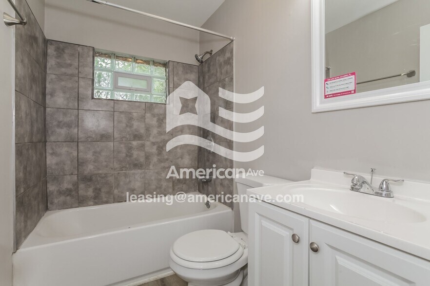 Building Photo - 8375 Pippin Rd