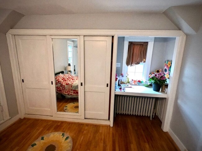 Building Photo - 8/1 Fantastic Location. Fenced Yard. 4 bed 2 bath. Porch. Hardwood. Close to CMU