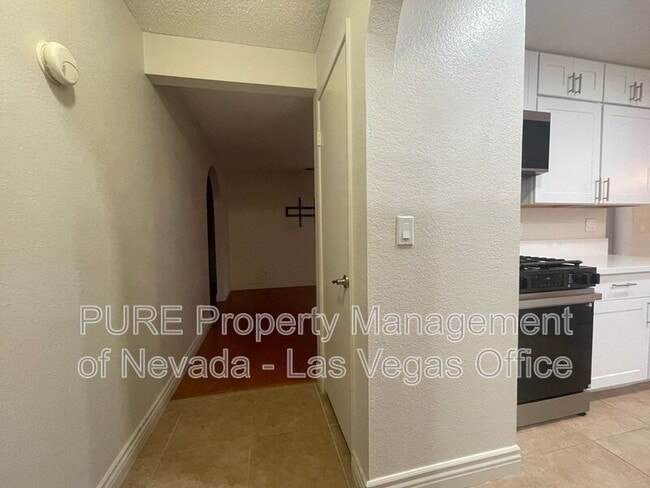 Building Photo - 2200 S Fort Apache Rd