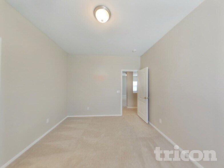 Building Photo - 883 E Dust Devil Cir