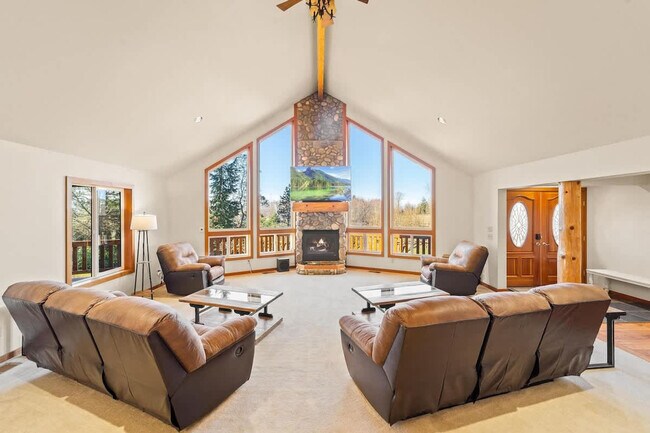 Building Photo - 7755 Cully Ln