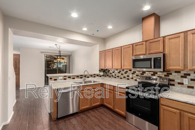 Building Photo - 1225 N 36th St