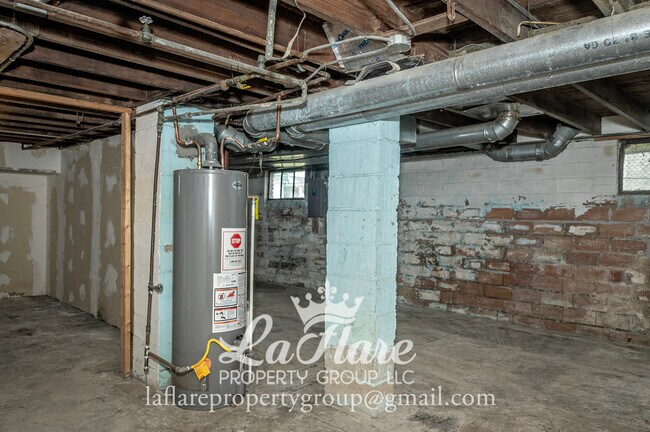 Building Photo - 2712 106th St
