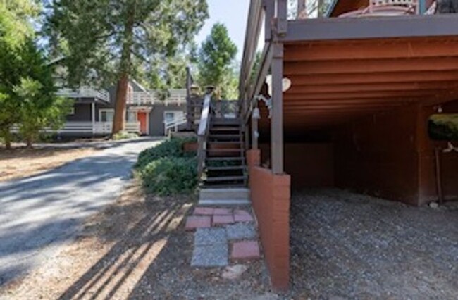 Building Photo - Cozy Cabin in Idyllwild