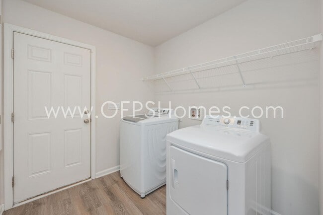 Building Photo - 6705 Sarah Ann Way