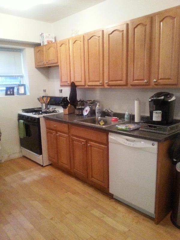 Building Photo - 1559 Beacon St