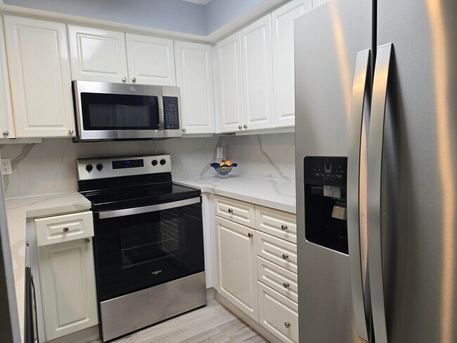 Building Photo - 1301 River Reach Dr