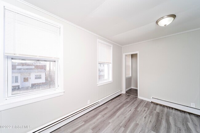Building Photo - 2316 4th Ave