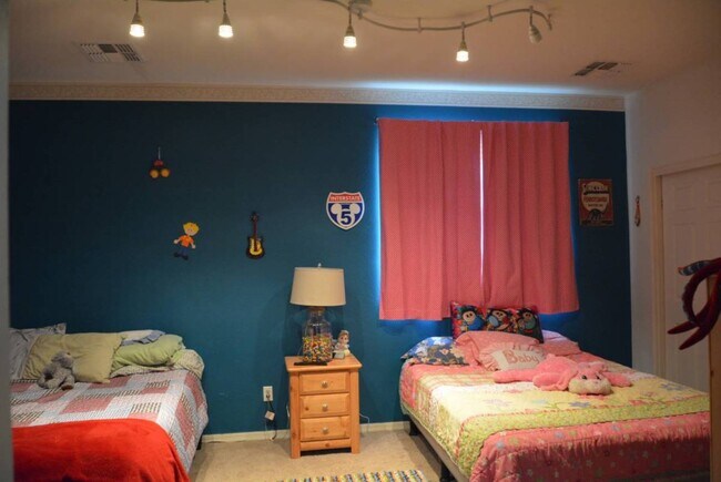 Building Photo - 4924 W Magdalena Ln