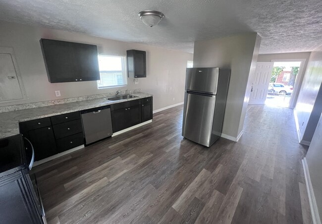 Building Photo - 208 Glass Ave