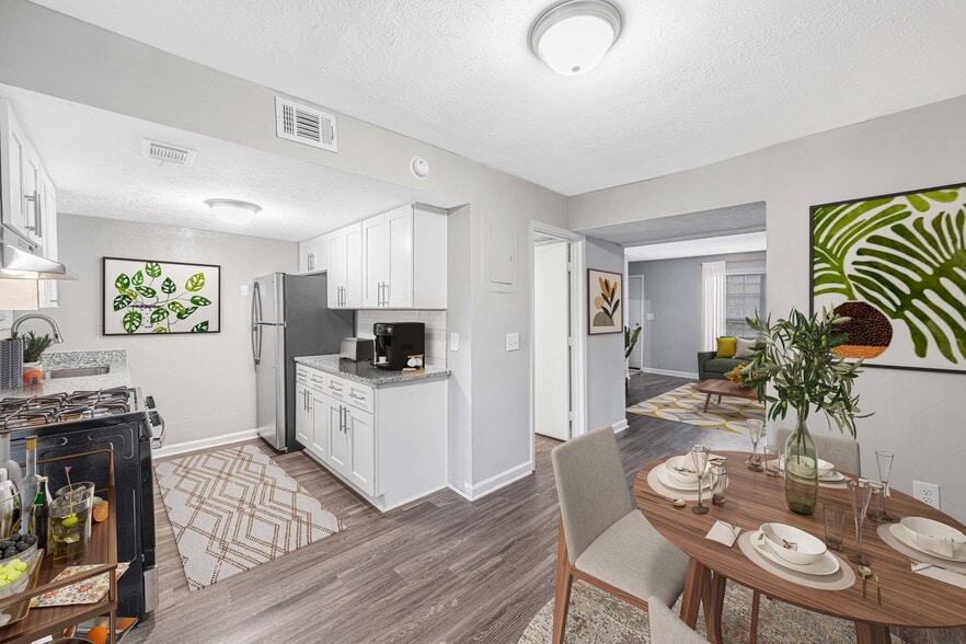 Primary Photo - Regency Park Apartments