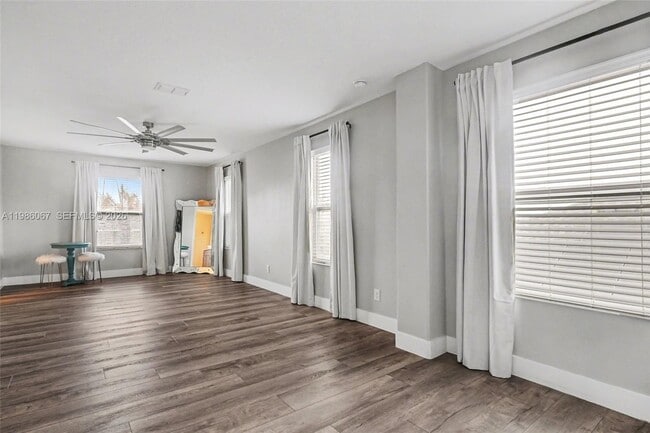 Building Photo - 2251 Napone Ln