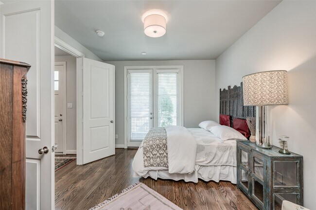 Building Photo - 266 E 28th St