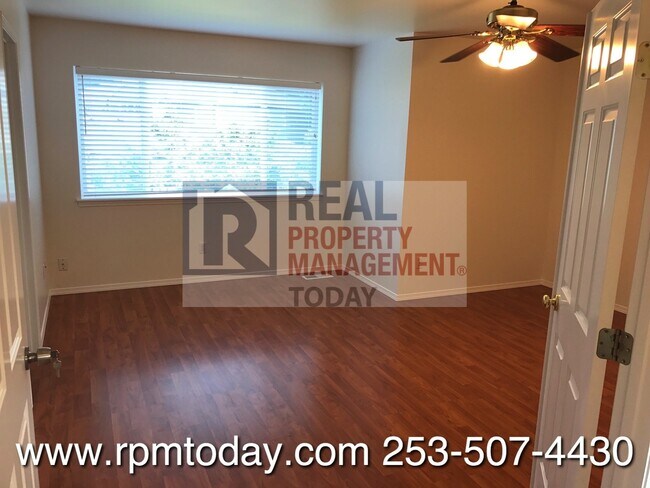 Building Photo - Beautiful 4 Bedroom Home in South Hill!
