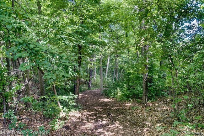 Building Photo - 1131 Timberview Trail