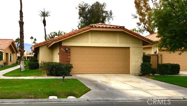 Building Photo - 297 San Remo St