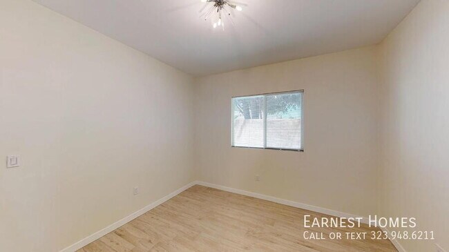 Building Photo - 7252 Glade Ave
