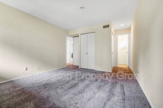 Building Photo - 3904 Stone Gate Dr