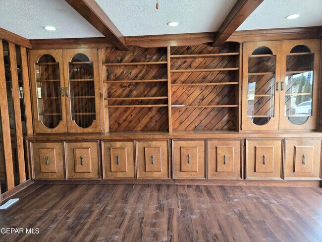 Building Photo - 11188 Shoreline Dr