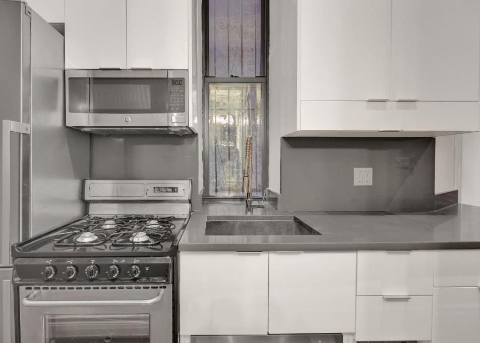 Building Photo - 60 Avenue B