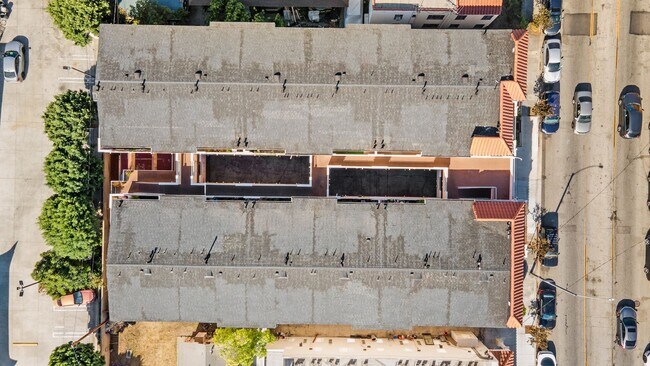 Building Photo - 1168 E 10th St