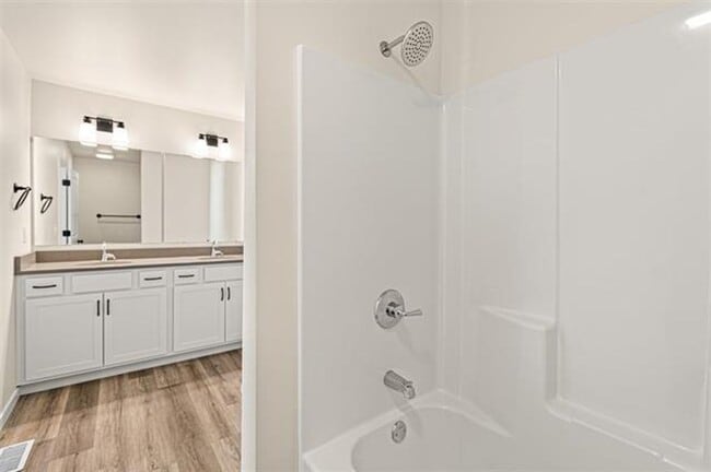 Building Photo - New Two Story Townhome!