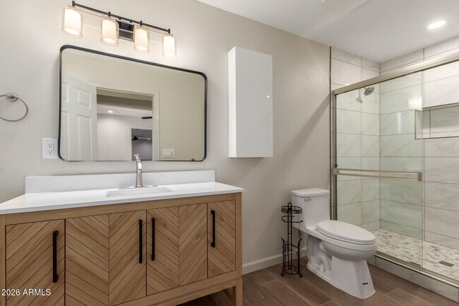 Building Photo - 1628 E Del Rio Dr