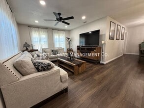 Building Photo - 1120 East E Street