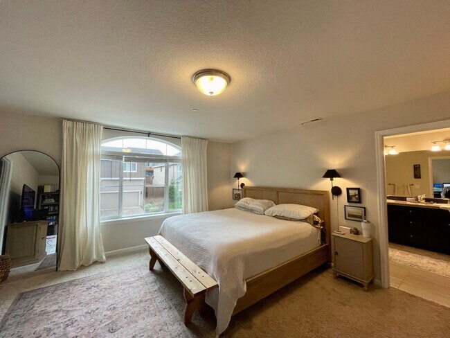 Building Photo - 9756 SW 171st Ave